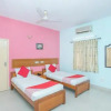 Отель OYO 11592 Hotel Red Carpet Residence, фото 5