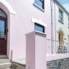 Отель Canol Y Bryn - 3 Bedroom Holiday Home - Tenby, фото 1