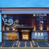 Отель Four Star by Trans Hotel в Денпасаре