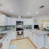 Отель Brand-new Getaway W/ Screened Porch - Walk To Bay! 2 Bedroom Home, фото 15