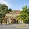 Отель Holiday Inn Express & Suites Mt. Pleasant, an IHG Hotel, фото 1