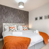 Отель LARGE Town Centre Townhouse for Work and Leisure inc Private Parking by ComfyWorkers, фото 5
