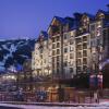 Отель Pan Pacific Whistler Village Centre в Уистлере