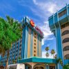 Отель Clarion Inn & Suites Miami International Airport в Майами-Спрингсе