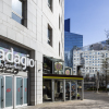 Отель Aparthotel Adagio La Défense Esplanade в Путе