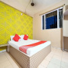 Отель Oyo Flagship 806008 Hotel New Athiti Nivas, фото 5