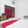 Отель Super OYO 759 Hotel Dewi Sri, фото 6