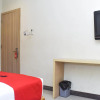 Отель RedDoorz Plus near Sultan Hasanuddin Airport, фото 14