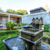 Отель Graceland Guest House, фото 1