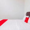 Отель RedDoorz Plus Near ITC Fatmawati, фото 30