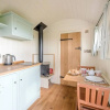 Отель Sage Shepherds Hut Boundary Farm Cottages, фото 5