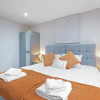 Отель Crown Place 2 & 3 Bedroom Luxury Apts, фото 13