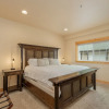 Отель Bavarian Mountain Suite 2 Bedroom Condo by NW Comfy Cabins by RedAwning, фото 6
