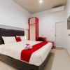 Отель RedDoorz Plus near Palembang Icon Mall 2, фото 2