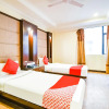 Отель OYO 70791 Imperial Inn, фото 1