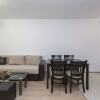 Отель Modern 1bdr Apartment Near Center - Free Parking, фото 9