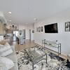 Отель Illume Urban Showstopper Private Balcony 1 Bedroom Condo, фото 11