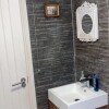 Отель Cosy 3-bed Apartment in London, фото 7