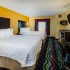 Отель Days Inn & Suites by Wyndham Augusta Near Fort Eisenhower в Гровтауне