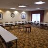 Отель Country Inn & Suites by Radisson, Knoxville at Cedar Bluff, TN, фото 15
