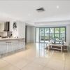Отель Luxury Townhouse 250m to the Beach, фото 1