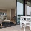 Отель Melbourne Lifestyle Apartments - Best Views on Collins, фото 4