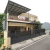 Отель OYO 302 Karolin Syariah Residence, фото 1