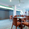 Отель RedDoorz Plus Near ITC Fatmawati, фото 12
