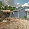 Отель Cozy Brenham Cottage w/ Private Patio & Yard!, фото 12