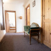 Отель Hulmes Vale House - Sleeps 14 - Peak District, фото 17