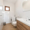 Отель Holiday House with Hot Tub, фото 5