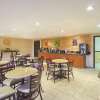 Отель La Quinta Inn & Suites by Wyndham Woodburn, фото 20