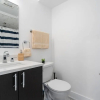 Отель Modern Colonial 3BR/2BA House | 5m to DC & DCA, by CozySuites, фото 9