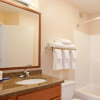Отель Candlewood Suites Rockford, an IHG Hotel, фото 8