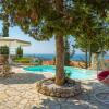 Отель Villa Gallini Large Private Pool Walk to Beach Sea Views A C Wifi - 979, фото 10