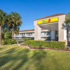 Отель Super 8 By Wyndham Naples, фото 1