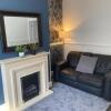 Отель Cosy 2-bedroom House in Widnes Sleeps 4, фото 3