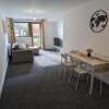 Отель Greenhithe Cozy 2-bed Apt - Easy London Access, фото 11