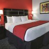 Отель La Quinta Inn & Suites by Wyndham Dallas - Hutchins, фото 20