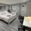 Отель Beautiful 1-bed Modern Luxury Apartment in Luton, фото 3