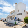 Отель Mariners (3) - Bright and stylish apartment - 2 minute walk to the beach, фото 1