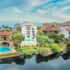 Отель Seastar Palazzo Luxury Across From Beach, фото 32