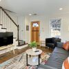 Отель Beautiful 3br/2ba Colonial House | CozySuites, фото 13