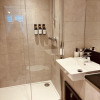 Отель Luxe Apartment - Stylish 2 Bedroom Apartment, фото 7
