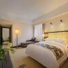 Отель Kunming Wei Long Hotel в Куньмине