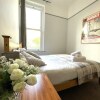 Отель Lovely Victorian Apartment in Clifton Village, фото 6