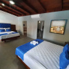 Отель Blue Marlin - Nightclub & Sports Bar on Site, фото 6