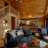 Отель Tree Top Getaway Log House with Views | NFL Sunday Ticket Included, фото 2