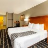 Отель La Quinta Inn & Suites by Wyndham Vancouver, фото 6