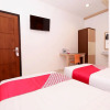 Отель OYO 1251 Residence 8, фото 6